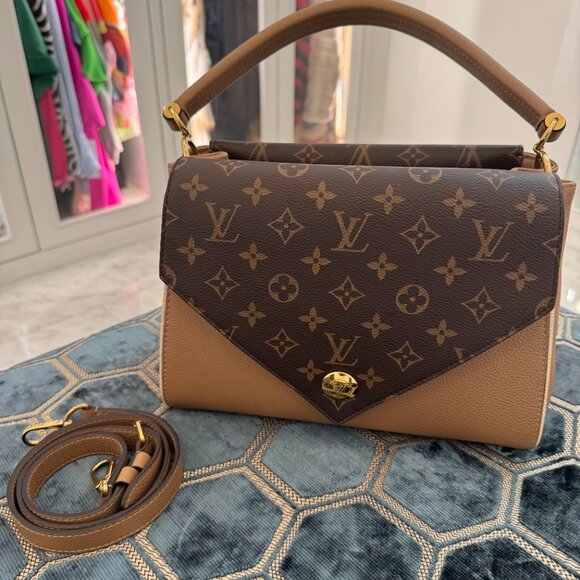 Louis Vuitton Grained Calfskin Monogram Double V Handbag - Picture 2 of 6